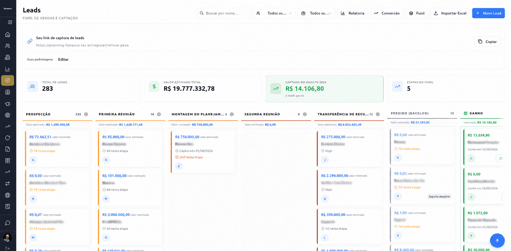 CRM do Planejamento com funil de leads organizado em colunas kanban